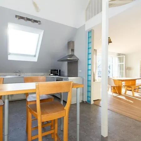 8 Admiralskoje Apartment *